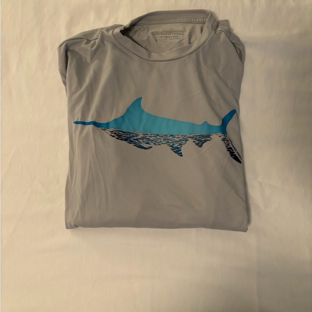 Light weight quick dry vineyard vines long sleeve.